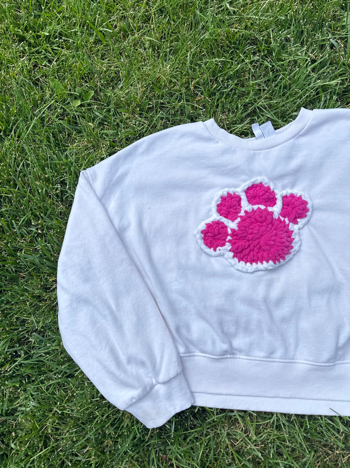 Crochet Paw Print Crewneck Sweatshirt – White/Pink – Size XL
